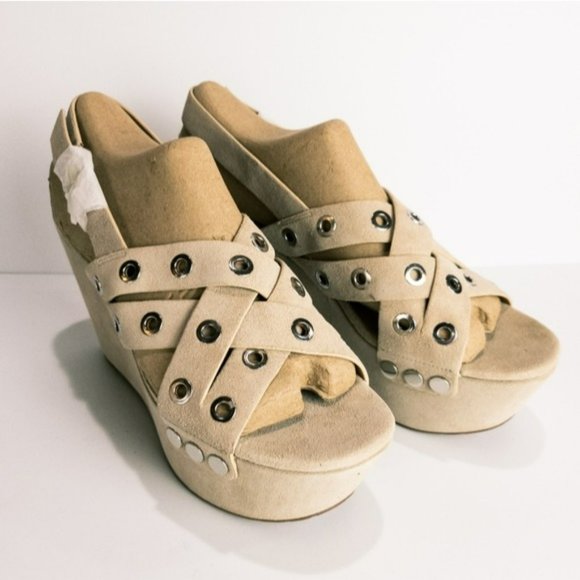 Marc Fisher LTD Bloom Platform Sandal -Beige/Taupe - Picture 3 of 5